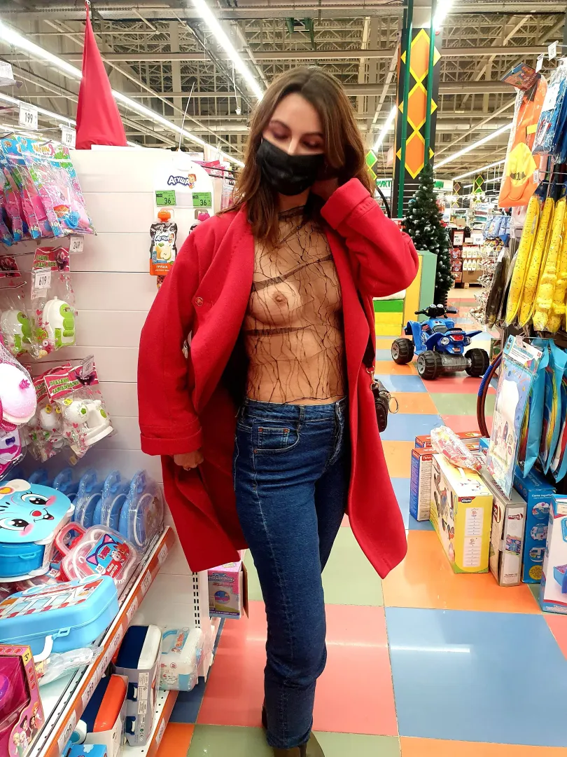 Decided to go shopping today. Are you with me? 😜 [0:00]