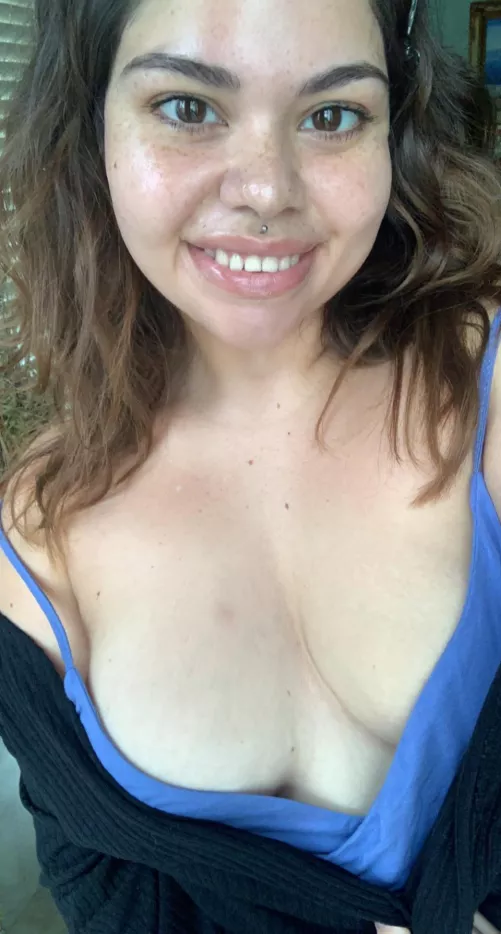 Deep v neck and no bra? I’m a gal who takes risks. by mollyzedolly