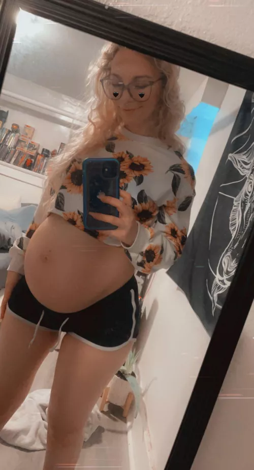 Definitely missing my belly 🥰💗 by OrdinaryCaterpillar4