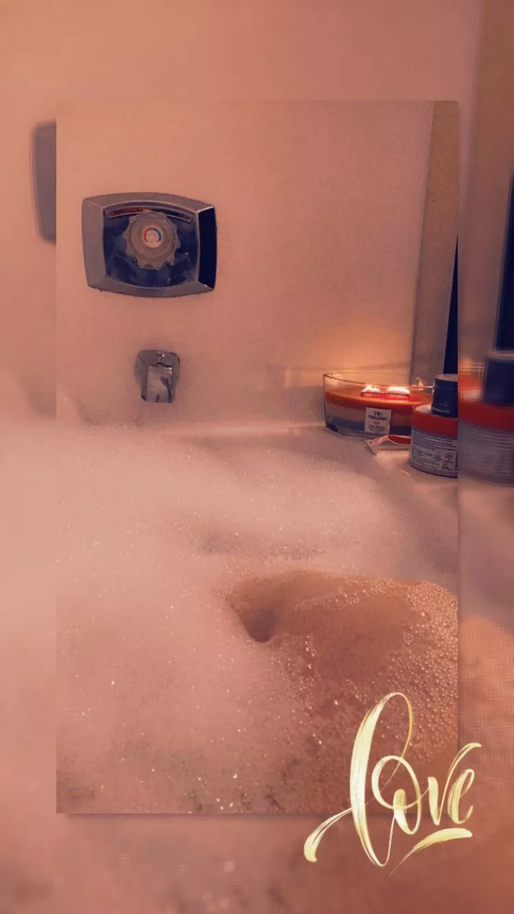 Definitely needing a little bath time today 🤍👑🐻 posted by Danny_kinz17