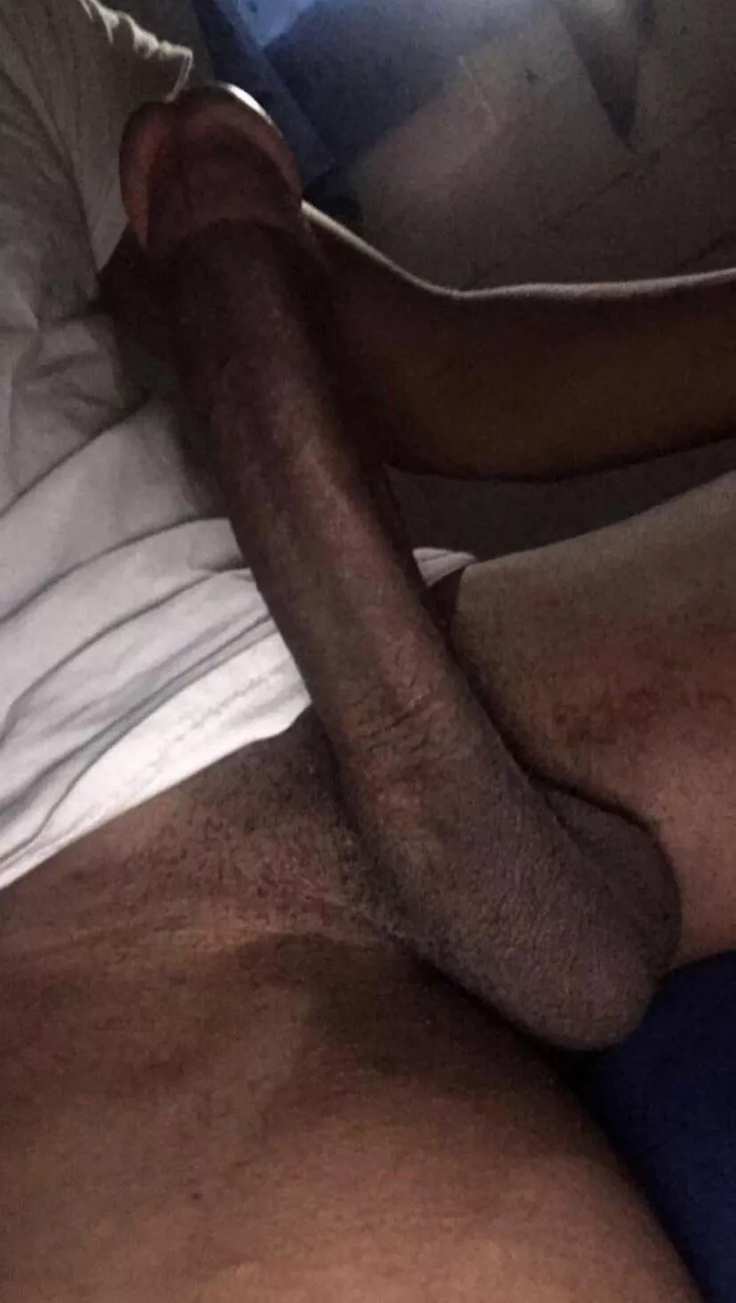 Definitely needs attention don’t you think🤔 11.5 posted by NoReputation1800