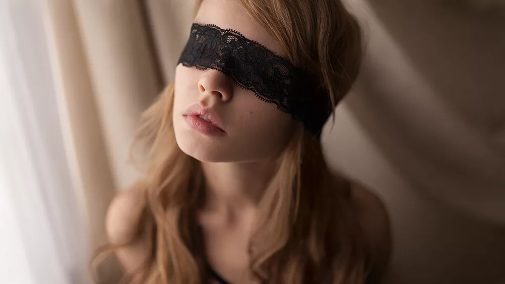 Delicate blindfold. posted by [deleted]