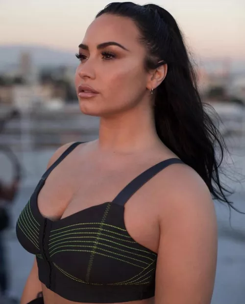 Demi Lovato by suckingvibrator69