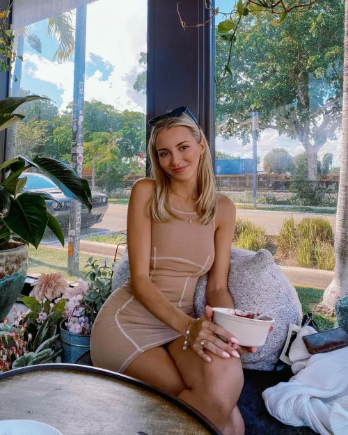 Demure & Gorgeous by Priapus4u