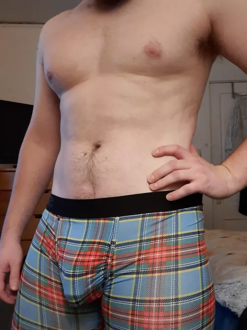 Detailed bulge ;) by daring_clementines