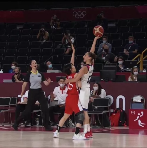 Diana Taurasi 6 foot by Theturtlehermit2000