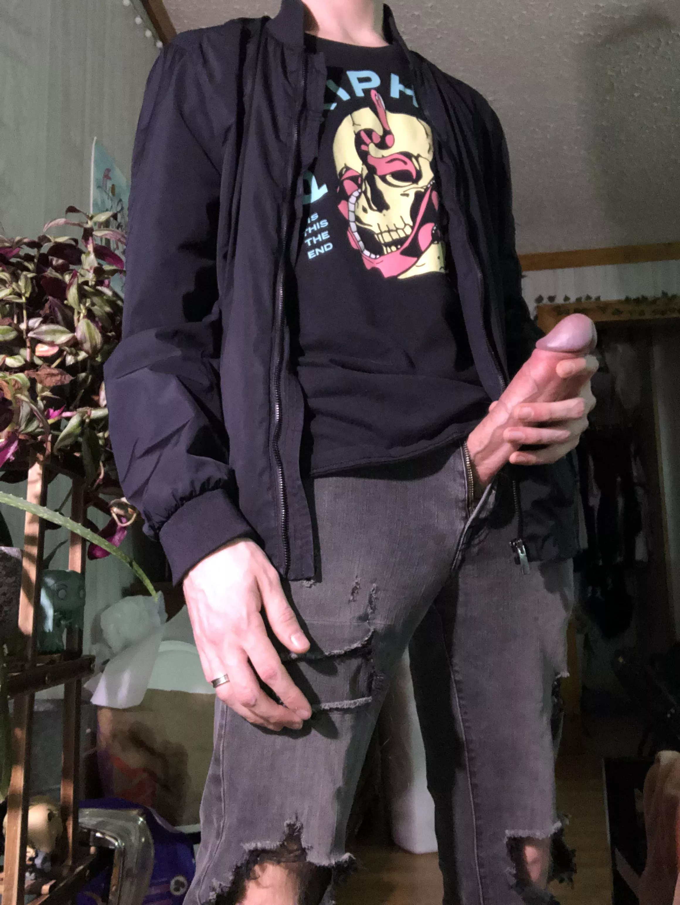 Dick so good I’d suck it myself posted by SpikeEleven