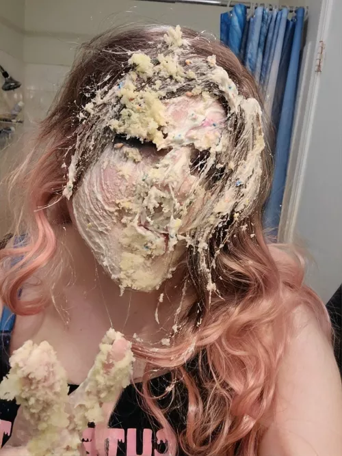 Did a little post-birthday cake smash, probably one of the most fun sessions I've done 💖 by HappilyeverAmber91