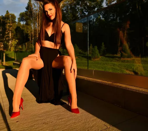 Did I choose the right heels for my outfit? 👠 by HosieryLady