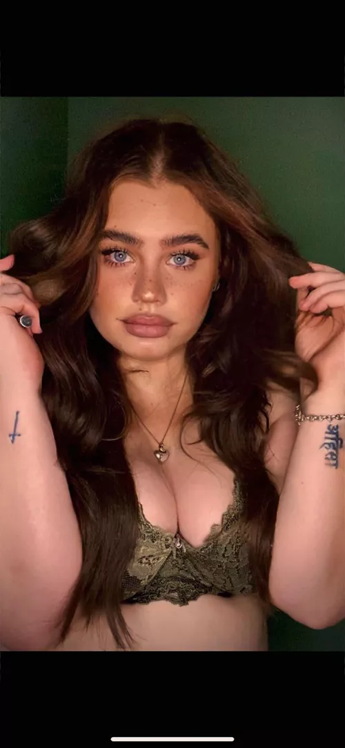 Did my eyes catch your attention first or was it something else…? 😉 by sidneyfromsydney