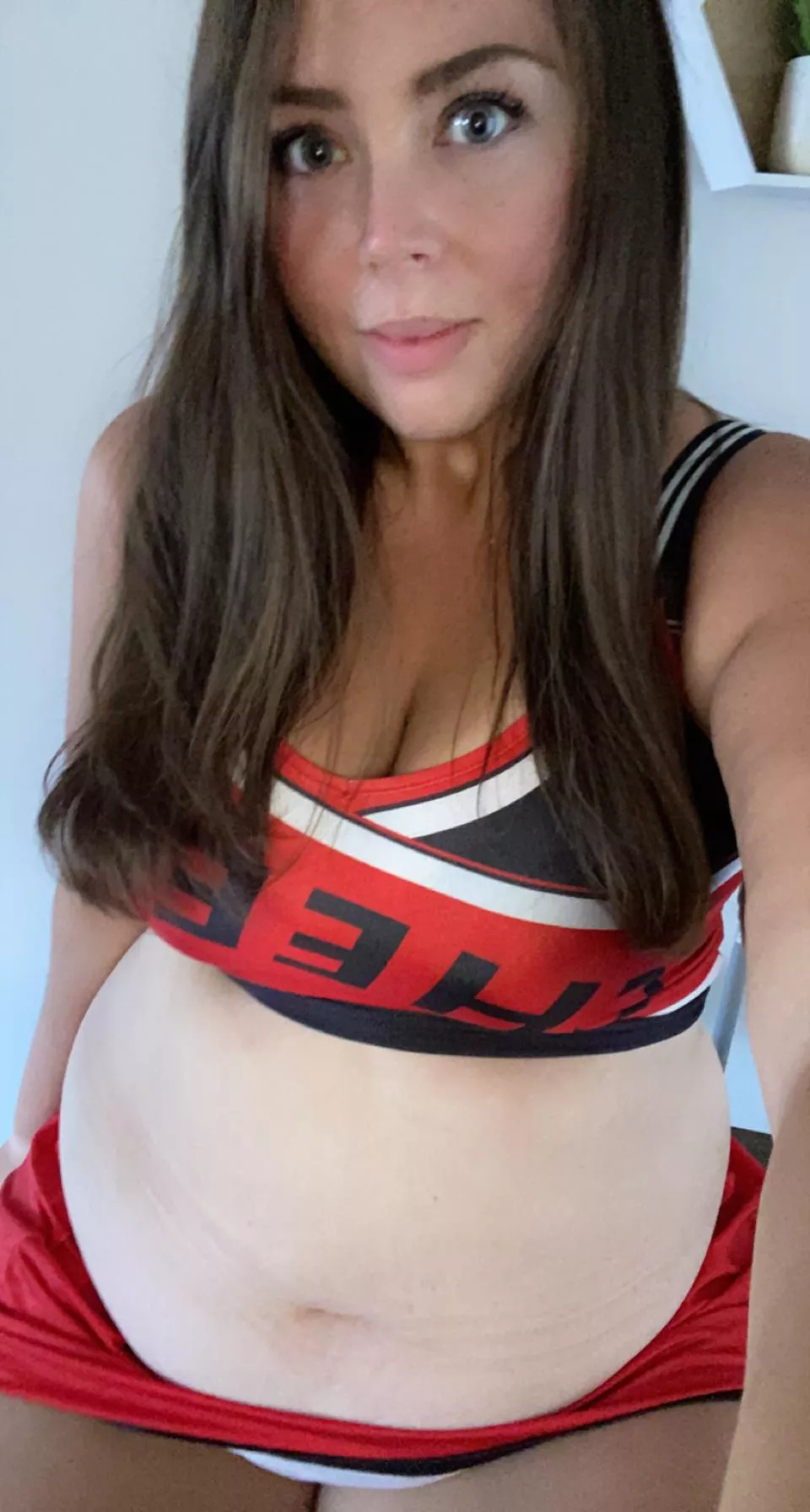 Did you hear about the cheerleader who got kicked off the squad for gaining too much weight? I bet she eats her feelings about it 🙄 posted by cjccannot