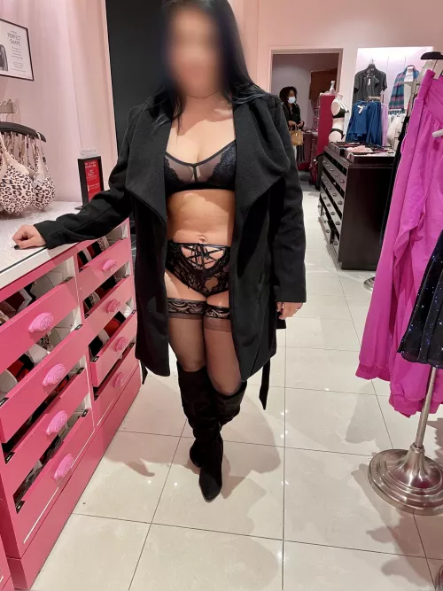 Did you know looking at hot chicks on Reddit can improve your mood by up to 100% by Bailey21Scott