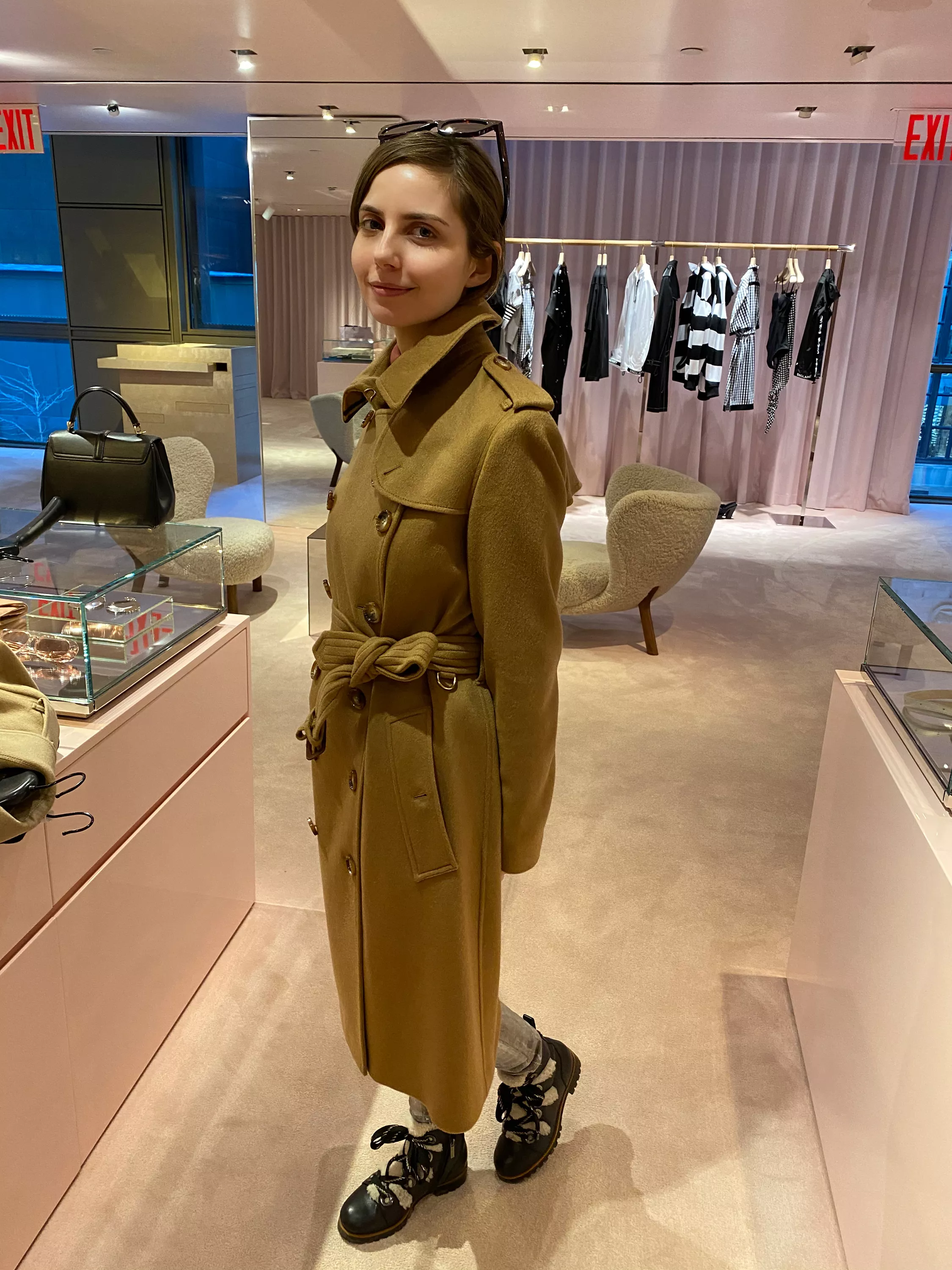 Did you know you can follow me on Twitter? Link is in the comments. posted by liararoux