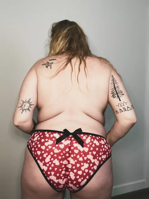 Did you notice my pregnant 🍑 or my ink first? by gemmunwinded