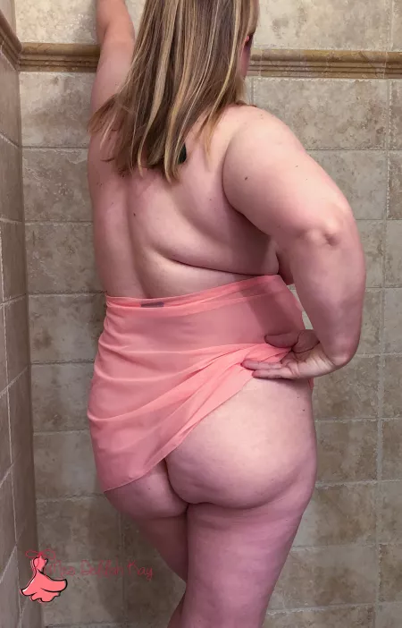 Did you want a little peek? by mrsdelilahkay