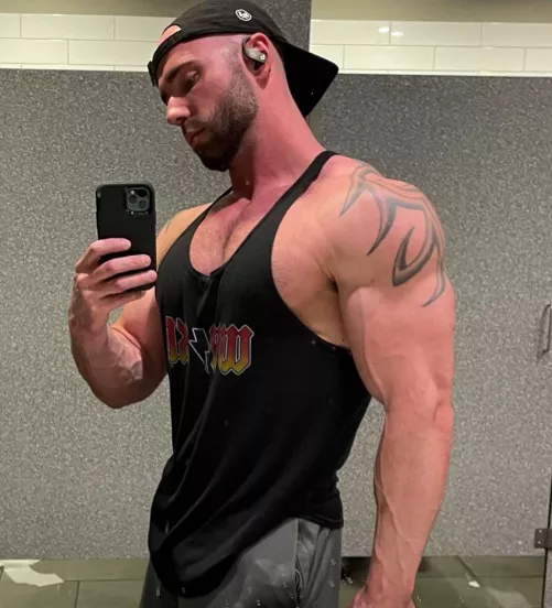 Did you want to go workout today?? Danny Steele pictured by dan_steelereddit