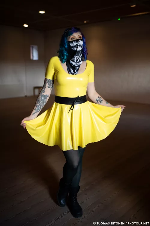 Didi Ou in a yellow latex dress by TuomasS