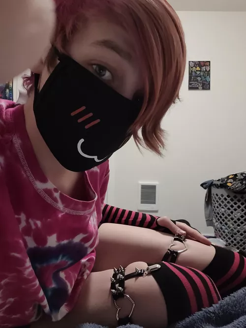 didnt think id like pink very much but its growing on me. uwu by Lazii_Knight