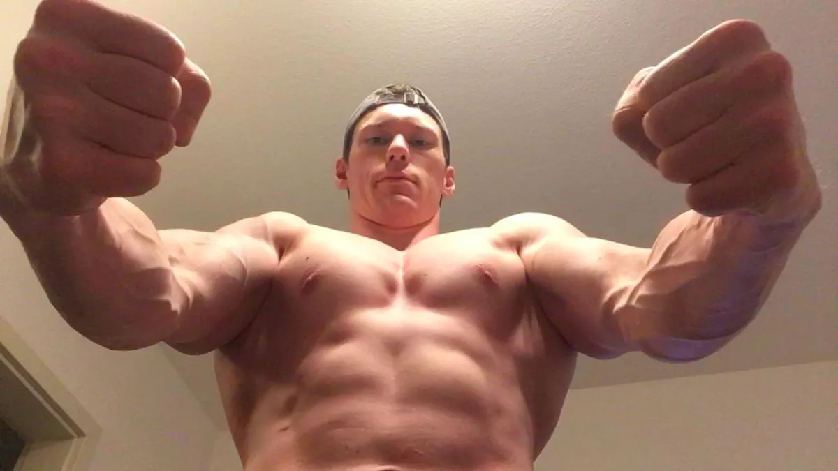 Different pose. Same veins. posted by GODJADEN