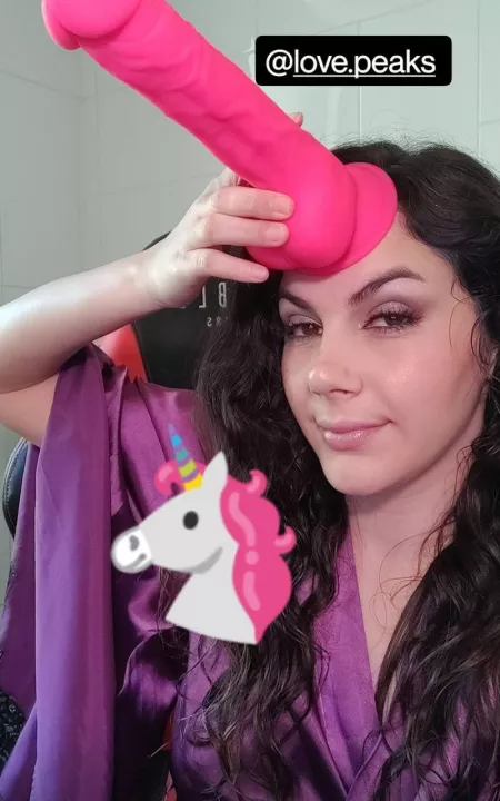 Dildo on her head (IG story) by 5x09n