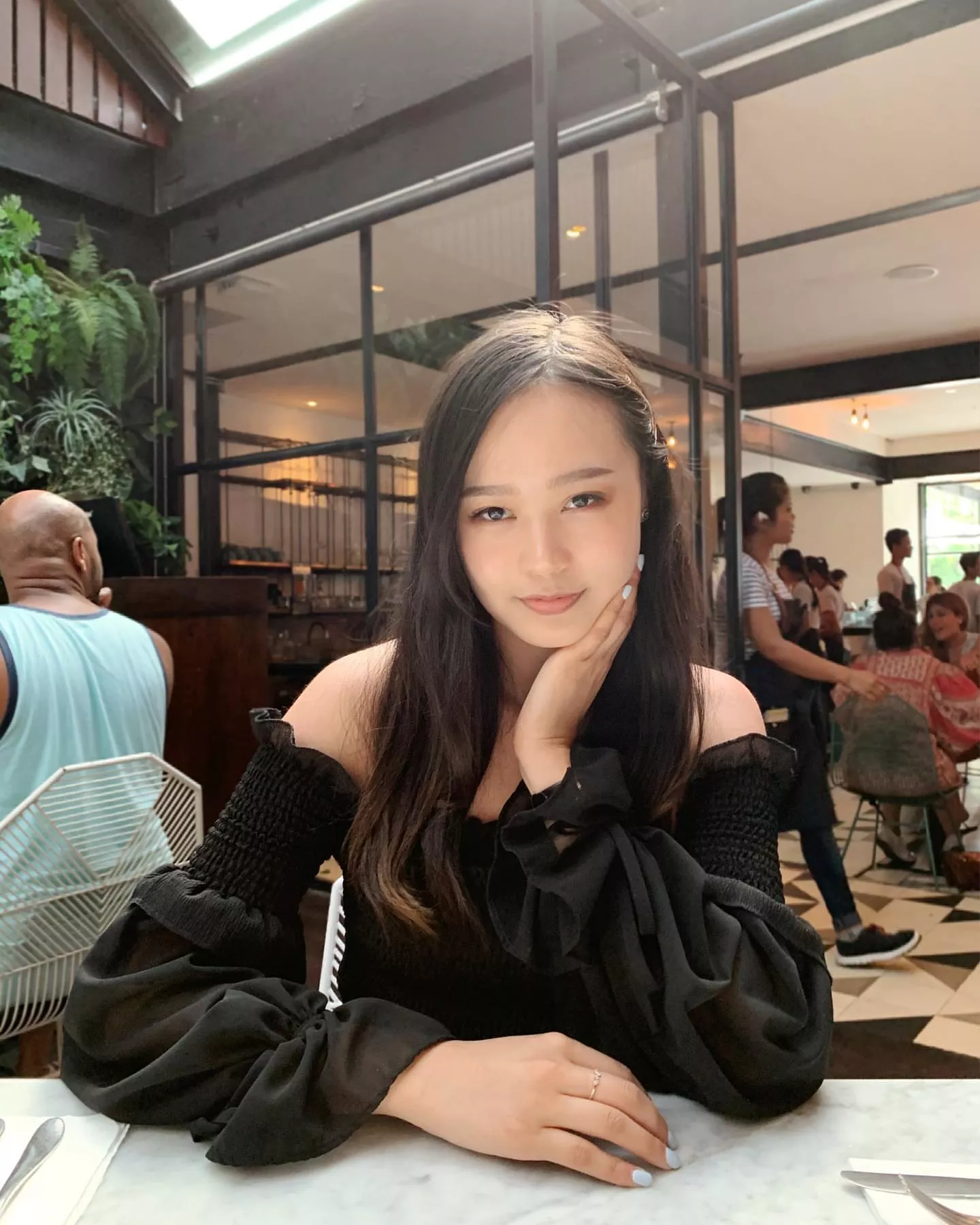 Dining posted by R_AsiasFinest