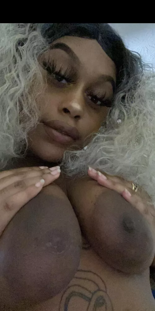 Dinner time 🤎 by Thespiritualsister