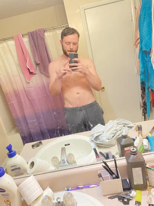 Dirty bathroom by hamboneninety6