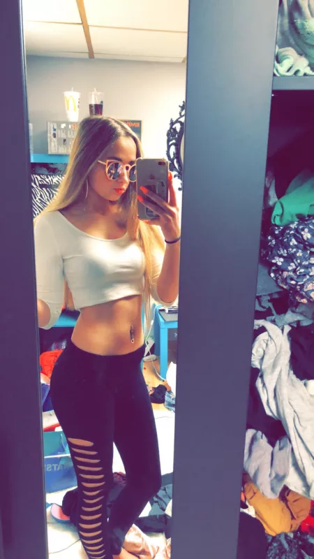 Dirty bedroom selfie by LayDownYourBurdens