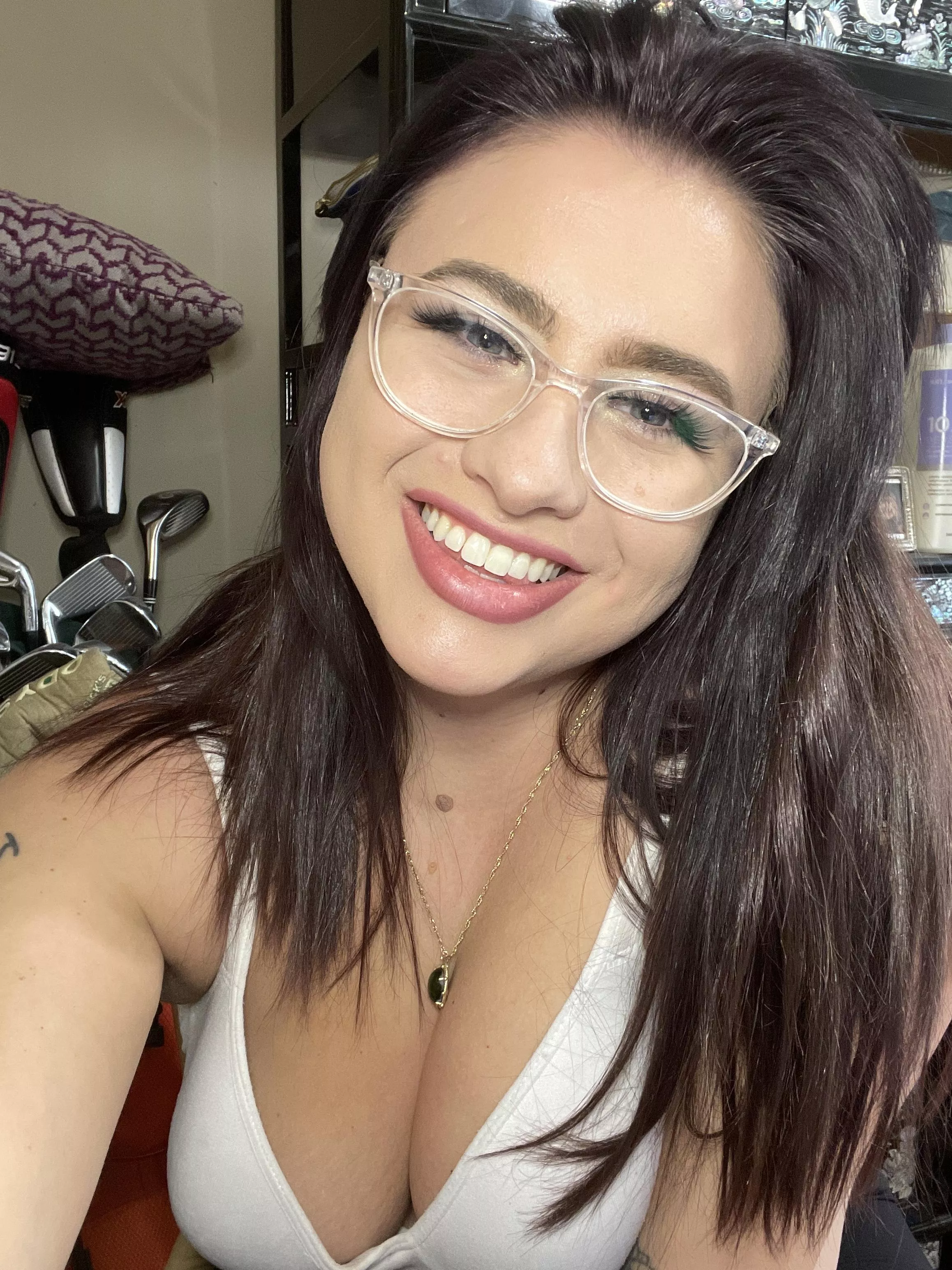 Dirty glasses for a dirty girl posted by Sunvolcanist