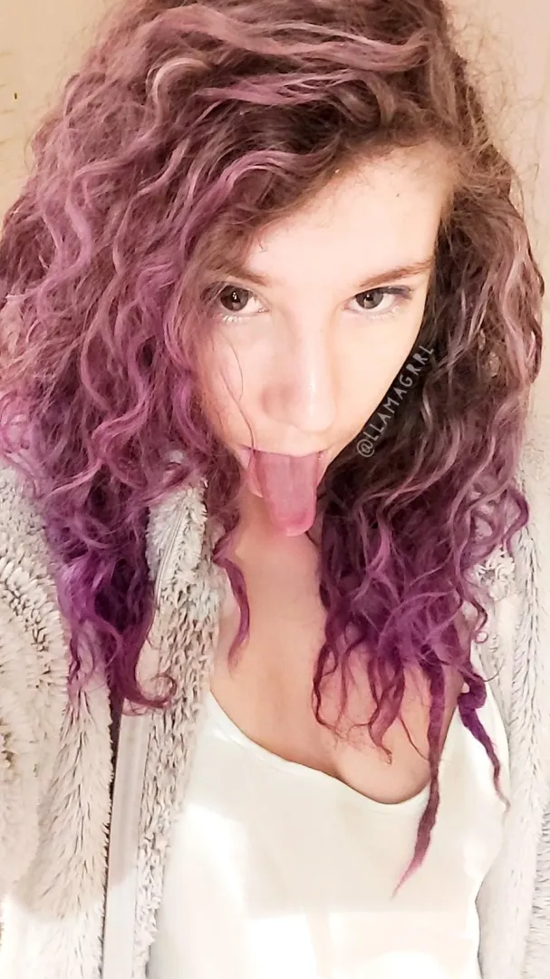 Dis my morning face... posted by Llamagrrl