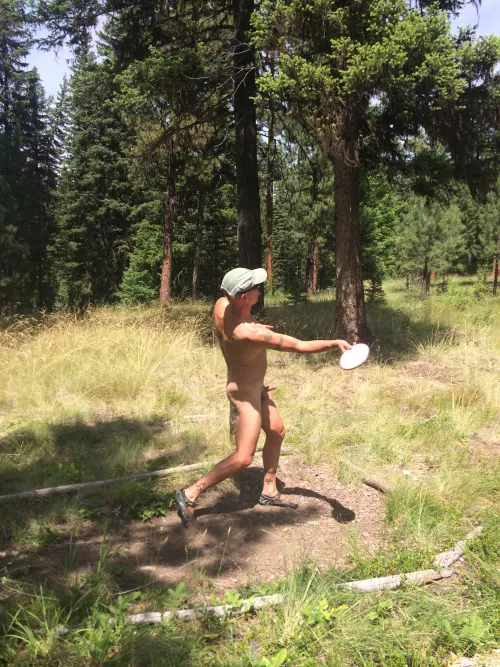 Disc golf anyone? by Mysterious_Isopod408