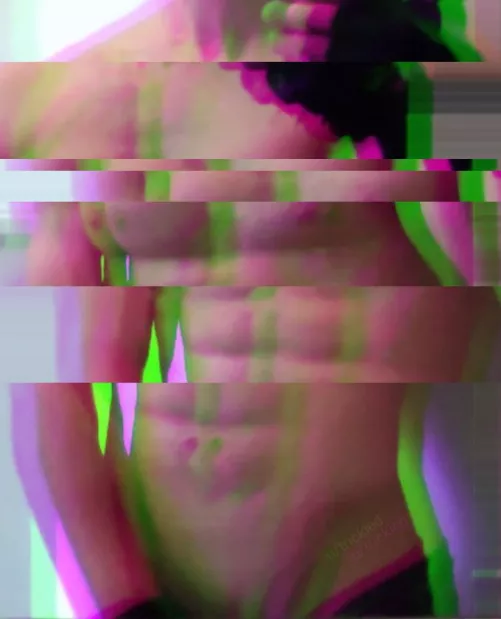 Distorted selfimage by Trickied