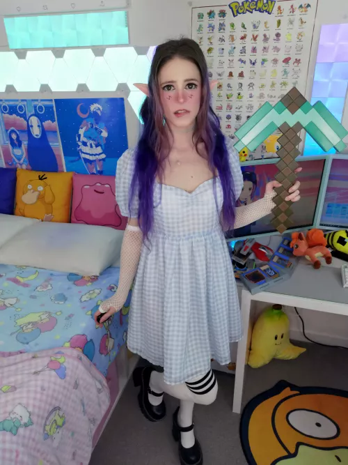 distracting you with a lip bite so i can take your diamonds 💎😊 by lilfakegamer