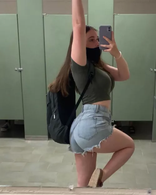 Dm if u wanna cover my sis I have more of her. She's 18 by Tee3x_