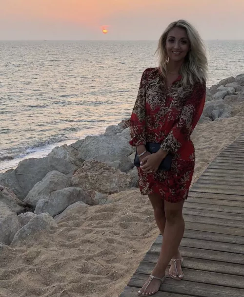 Dm if you want to see this hot milfs ass ;) by thehub2376