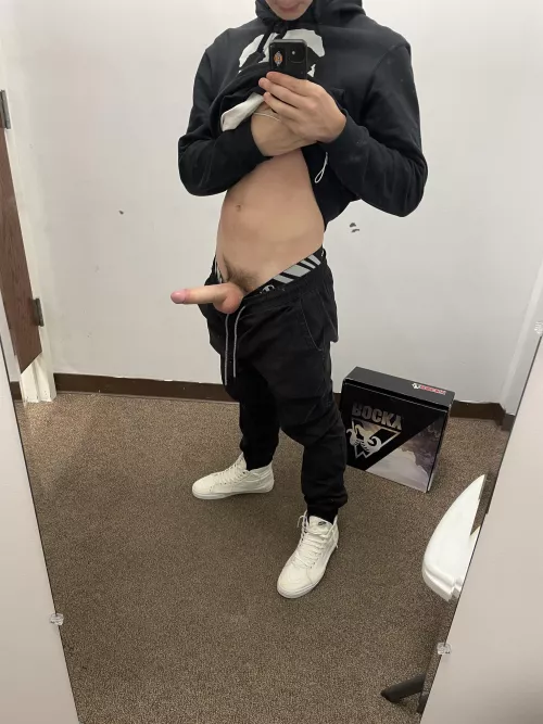 dm me by pepe_ballsack