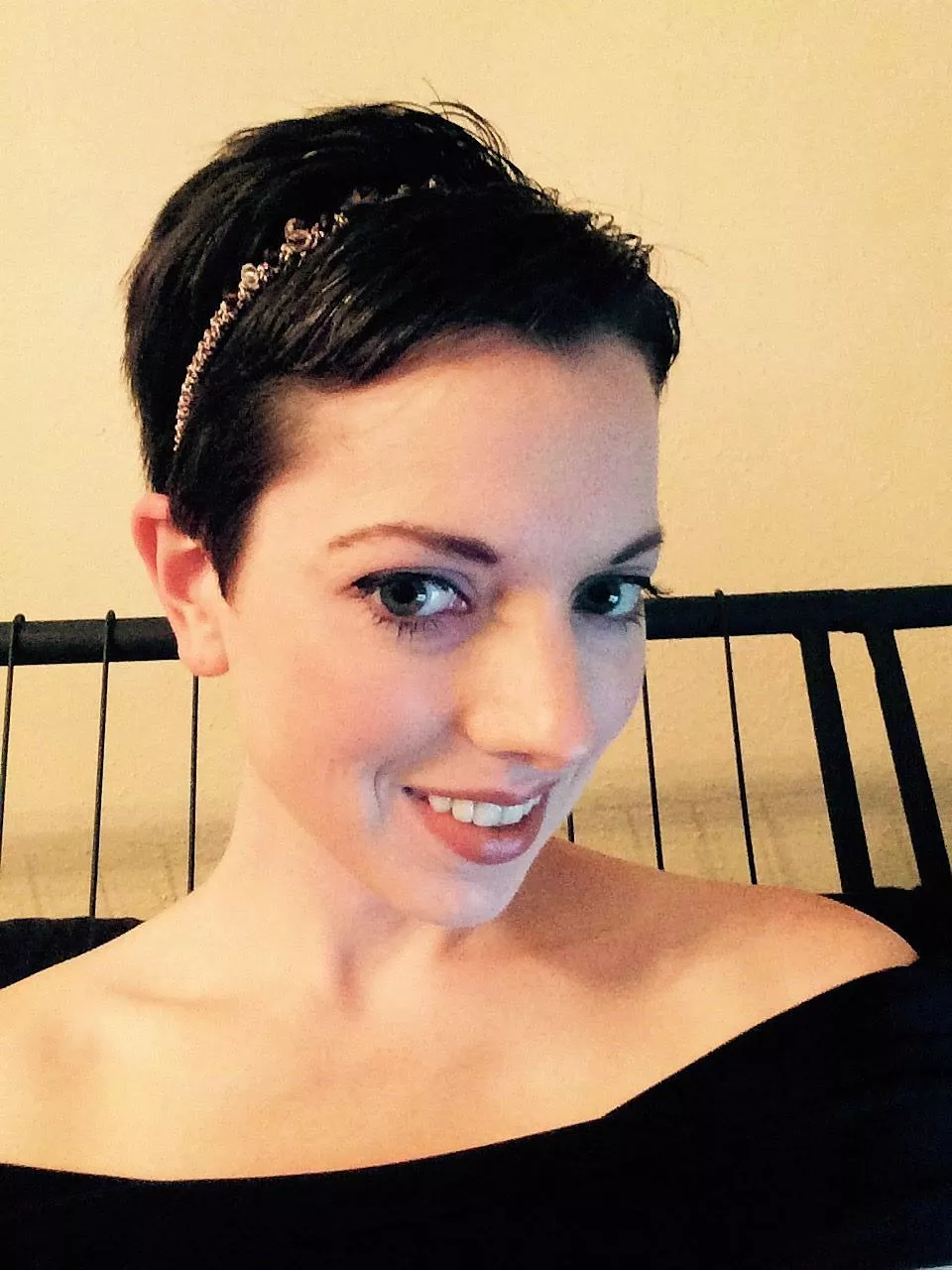 DM me if you want to jizz on this cutie's face. posted by ClassicBlueSkies