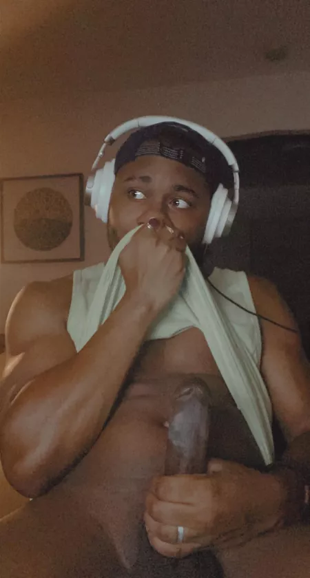 Dm me I’m bored 😈 by Comprehensive-Dig963