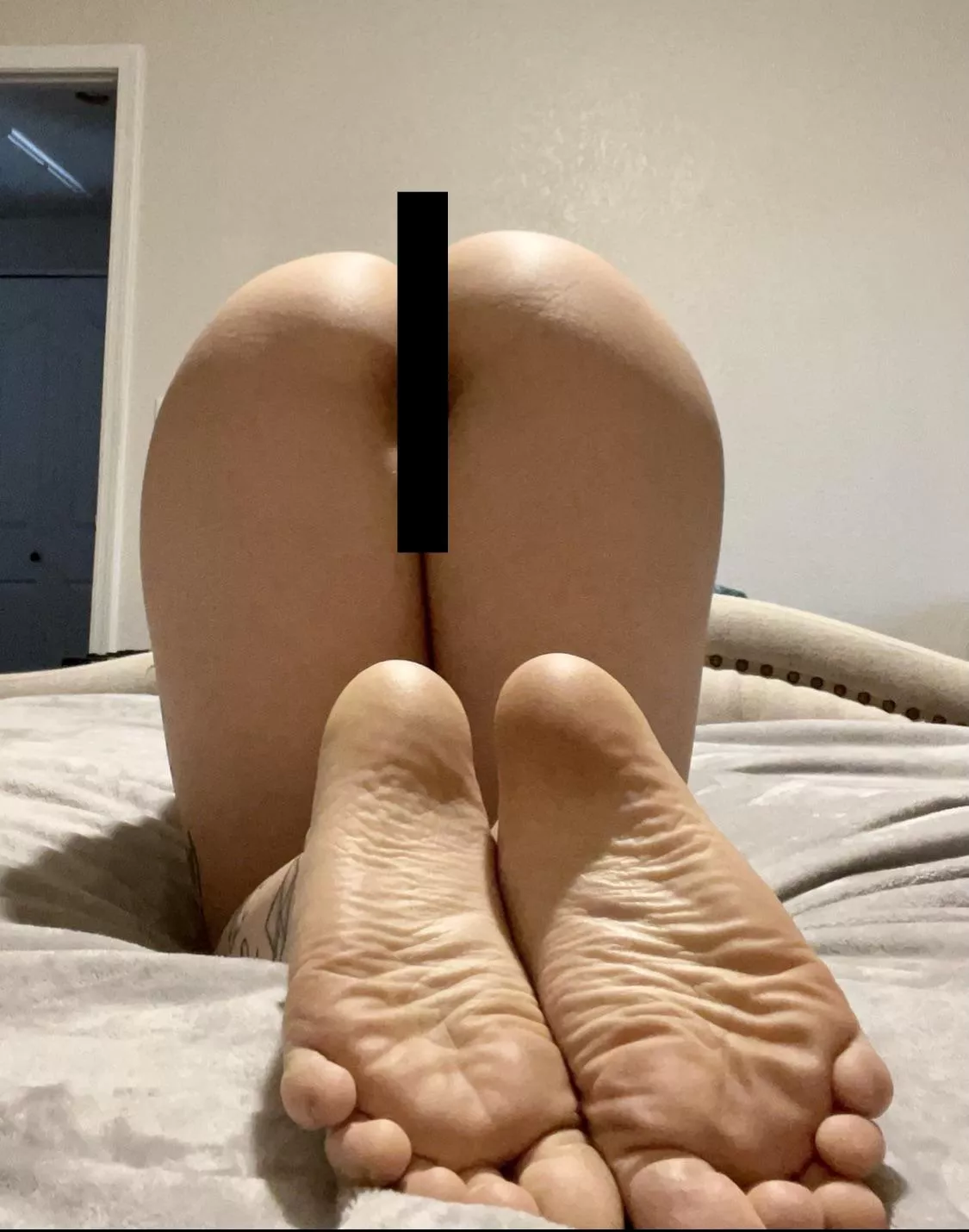 Dm to watch all my dirty foot play 😘 kik Chloe.baybee posted by SerpentKing098