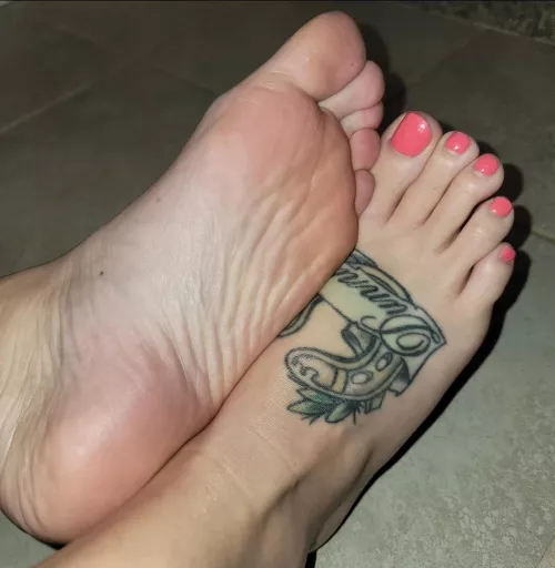 Dm's are open😈😏 by Mistress-Melina