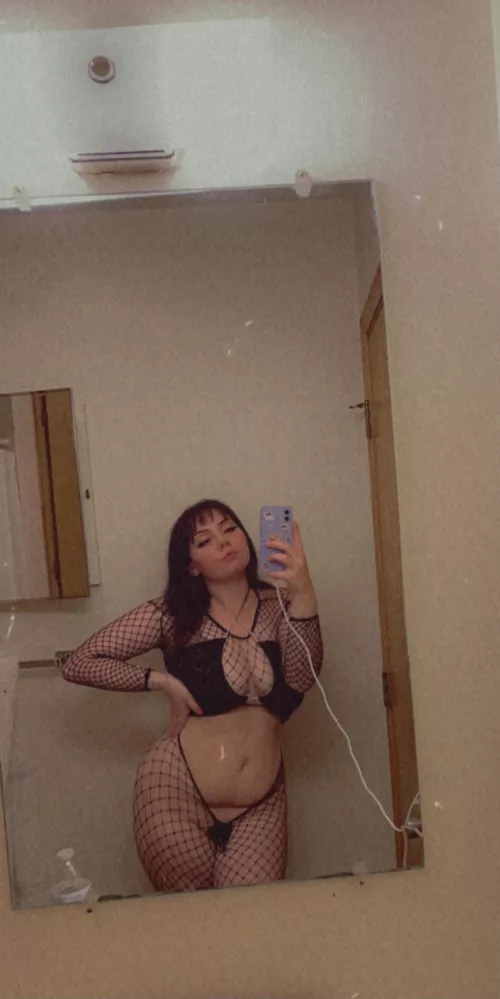 Do any of u listen to punk music? by cumvicake