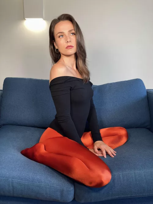 Do any of you know what brand and model these tights are? 😉 by nylonbea