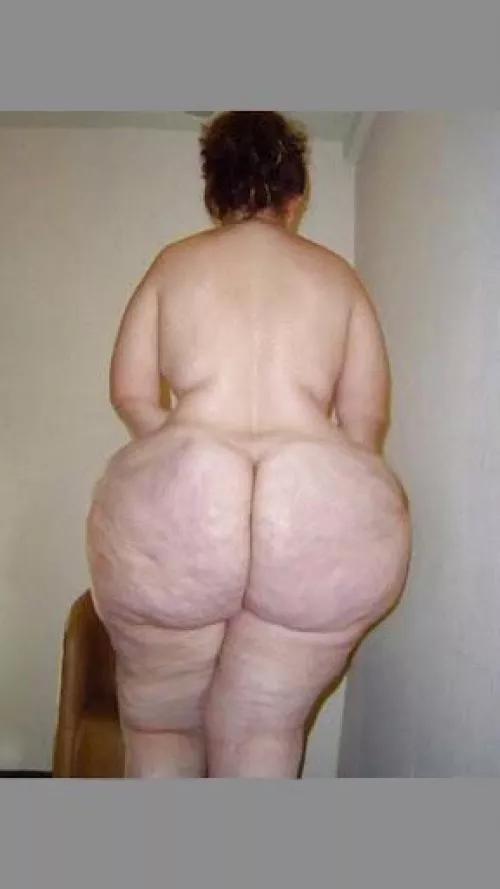 Do anyone know her?? by Freebodies334