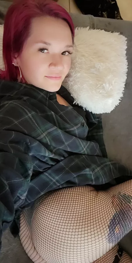 Do good girls get spankings to? Or do I need to be bad? 😈 by sylver_haze