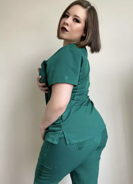 Do I fill these scrubs nicely? (CNA) by RobbieLatour