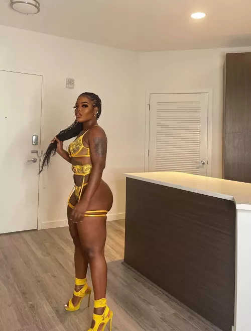 Do I fit in here? by ummmwtfff