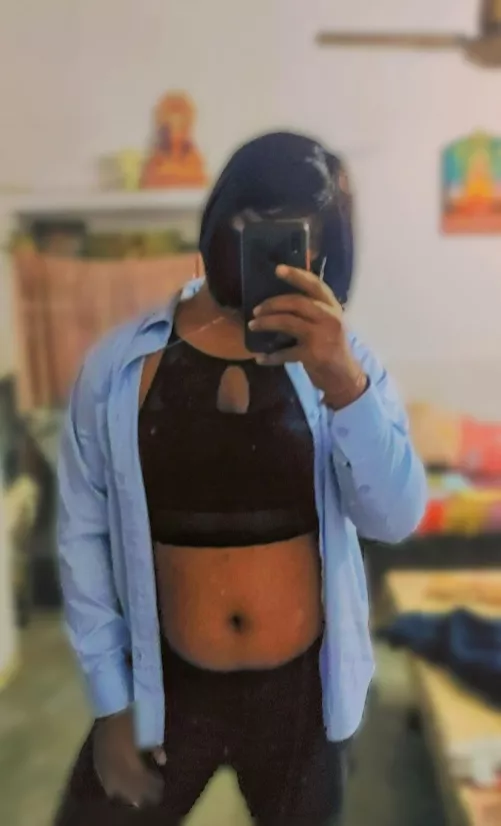 Do i fit into the secratary role? by sissygirlannie