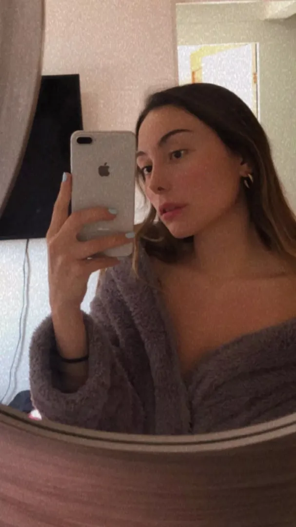 Do I have a pretty one? F22 posted by ClaireRock97