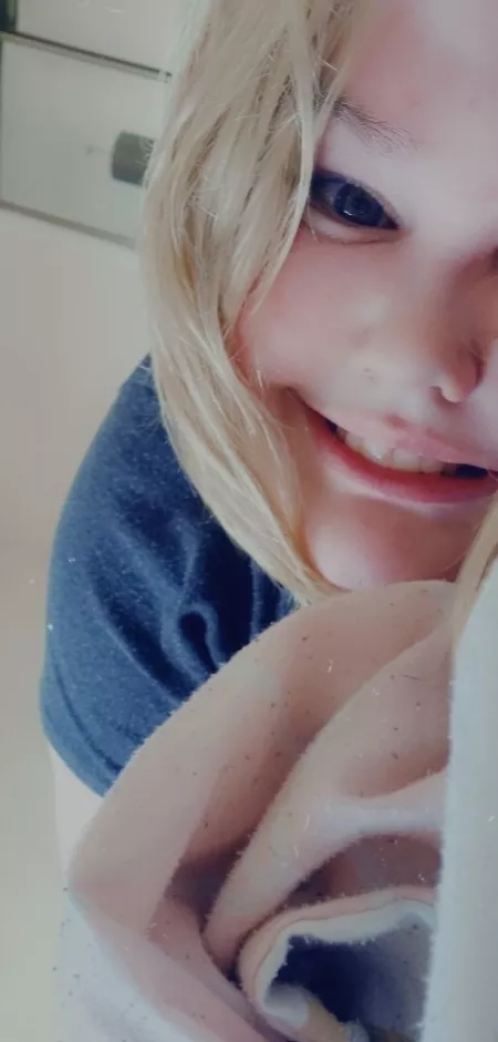 Do I have a pretty smile?👉🏻👈🏻 by princxsslunax_