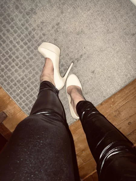 Do I have any lovers of shiny pants and high heels 🥵🥵 by Femdom_Couple1992